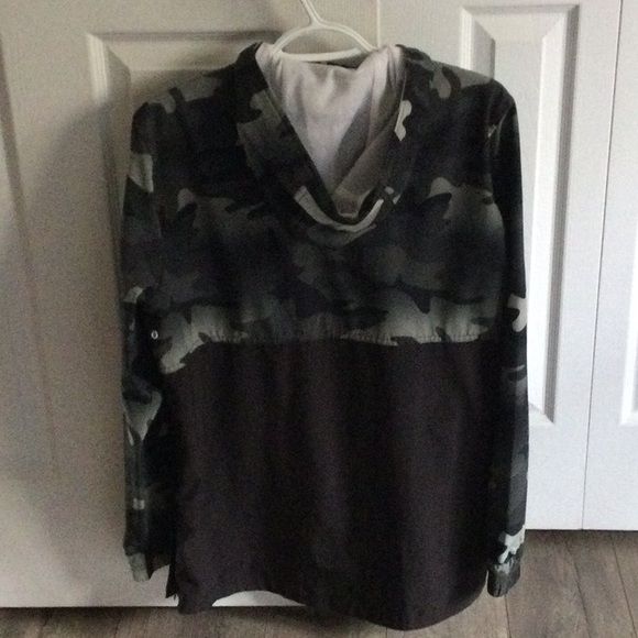 Hollister mens pullover jacket - Picture 2 of 3